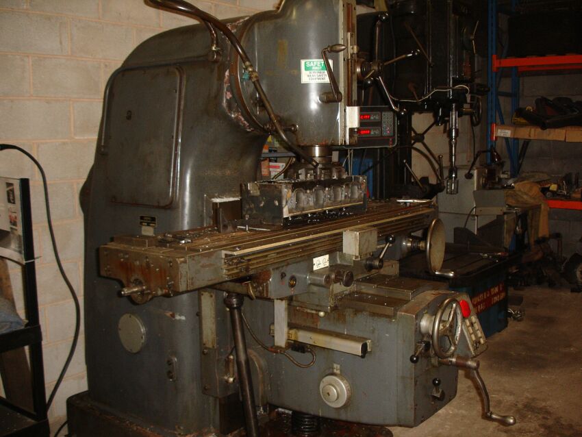 Milling and skimming of cylinder heads